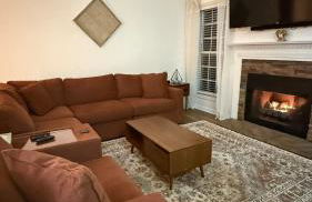 Cozy & Airy Retreat with Lots of Character - Foto 16