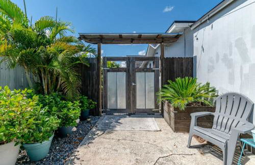 Cozy 1BR • Courtyard + Shared Deck - Foto 29