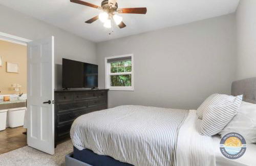 New Pet Friendly Walking Distance to Lake Front - Foto 4