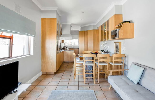 3 Bedroom Hilltop Home With Spectacular Views - Foto 12