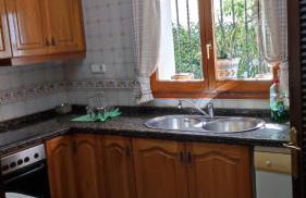 Precioso chalet con gran algarrobo y piscina privada - Foto 19