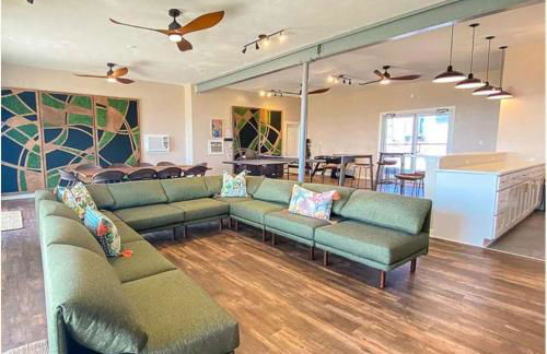 Sojourn The Lighthouse Beach Front Resort Villa - Photo 3