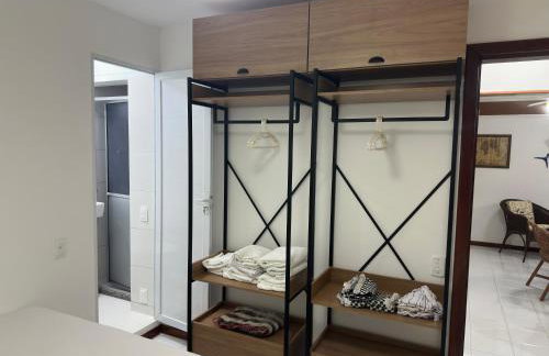 Flat Guarajuba - 3 quartos 2 andar à Beira Mar - pé areia - governança com arrumadeira e Wi Fi inclusos - Foto 11