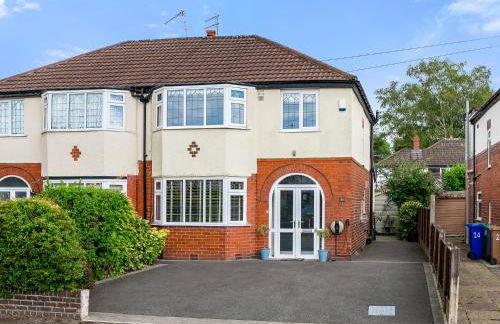 Pass The Keys Picture Perfect Haven in Didsbury Village - Free Parking & EV Station - Photo 49