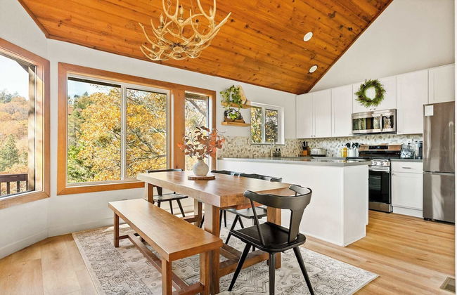 The Fancy Fox Stunning 4 BR Retreat, Min to Lake - Foto 29