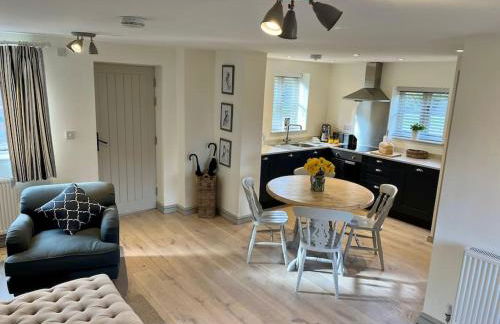 The Log Store - Photo 8