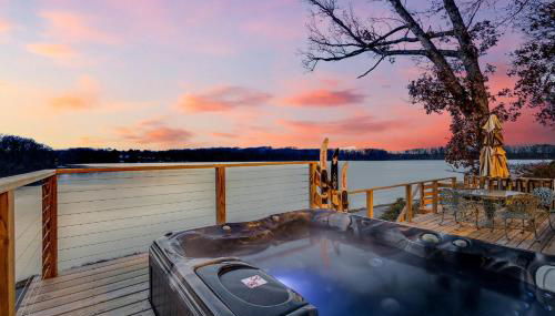 UncleLarry's Lake Place, Sleeps 10 & Hot Tub - Foto 2