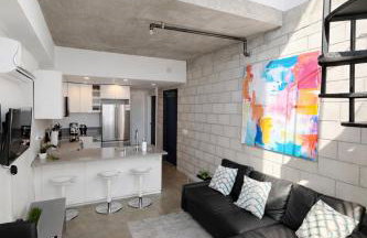 Modern Hillcrest Loft - Walk Everywhere! With Parking, ADA Bedroom & Living Area - Foto 4