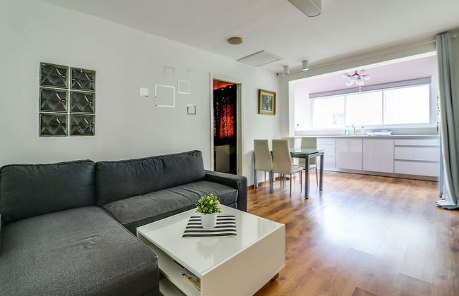 Carmel Boutique - Photo 4