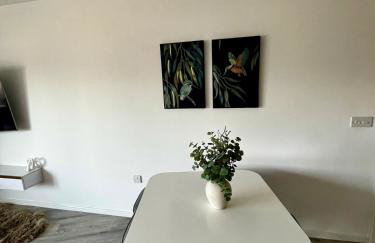 Chic 2-bed Flat - Coop Live & Ethiad - Foto 7