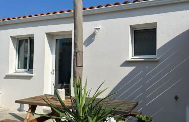 Studio Mer et Soleil avec Terrasse, en centre-ville, parking - Photo 1