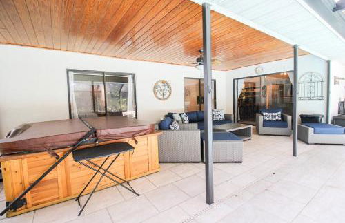 Elegant 3BR 2BA Private Pool Home - Foto 47