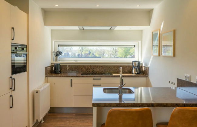 6 bedroom House in Biddinghuizen with swimming pool and terrace - Photo 3