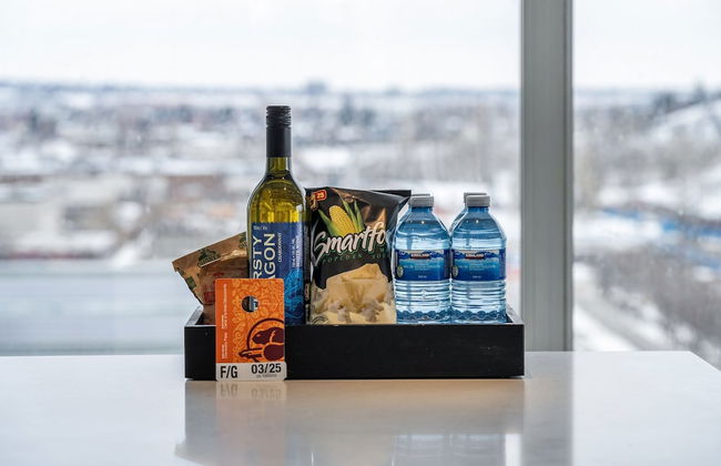 By Stampede Free Parking Banff Pass Wine More - Photo 45