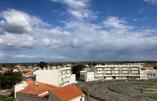 Standing, luminosité à 100m de la mer, T3 prestige - Foto 9