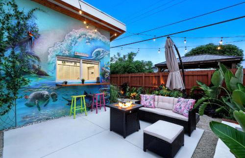 Private Retreat with Yard Near Hard Rock Stadium - Photo 29