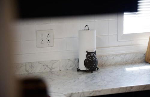 1939 Four Bed Rustic Escape by Casino - Foto 55