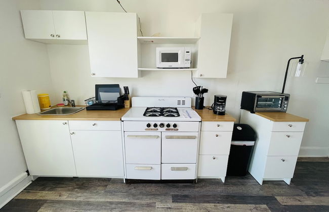 Charming 1BR Apartment Near Train Station - Foto 13