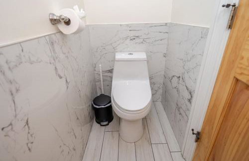 383 - 3BR Quincy - Chic House near Adams Park - Foto 49