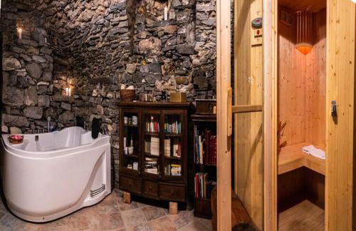 Chalet in Aosta near Pila Ski Lifts - Photo 33