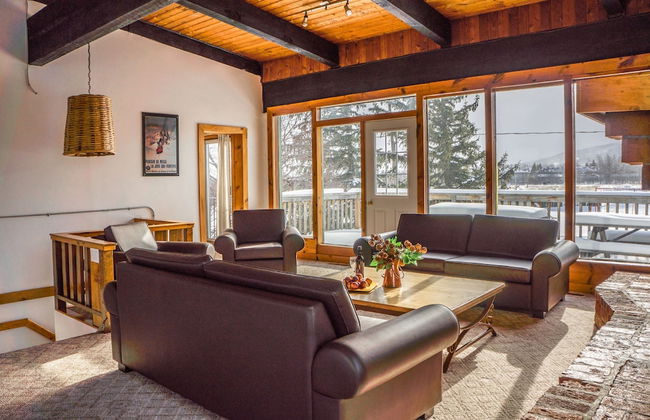 Spacious 8 bdrm Blue Mountain Cottage, Perfect for Large Groups, Private Beach, BBQ, Hot Tub, Sauna - Foto 20