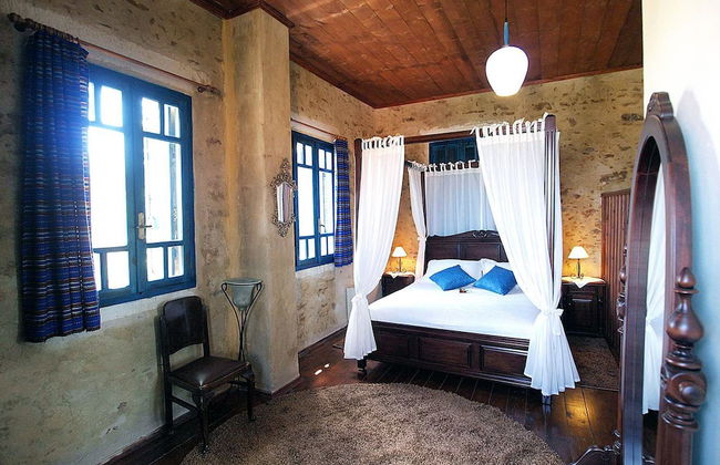 Villa Sofas - Photo 2