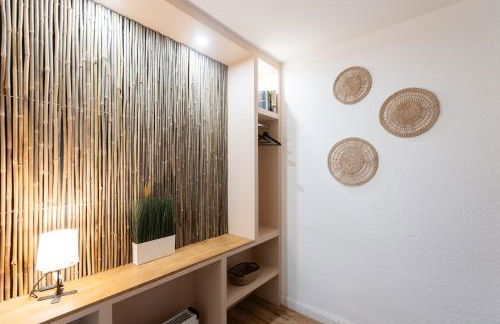 - Zen Haven Luxurious 3-Room Japanese-Themed Apartment with King-Size Beds, Balcony, Bamboo Accents, Entertainment Galore & Private Parking - Near Airport & Train Station - - Photo 19