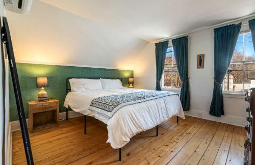 The Curator's Retreat For 8 - Photo 45