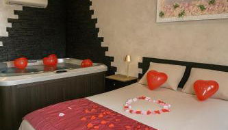 Douceur d’une nuit (studio avec jaccuzi privatif) - Foto 2