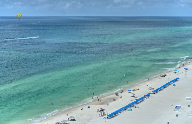 Pleasant Oceanfront Condo with Large Balcony and Beach Access - Unit 1605 by RedAwning - Foto 44