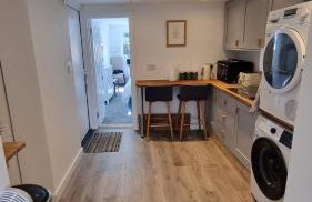 Sittingbourne 1 bed self-contained annex, with parking - Photo 7