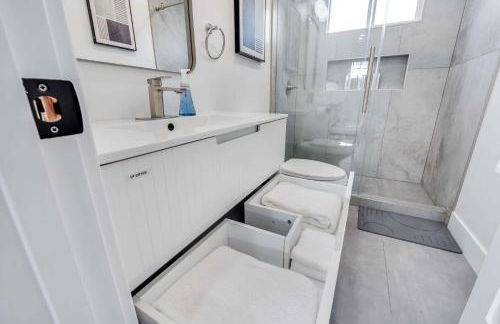 Brand New Apt w Parking Blocks from Downtown- B - Foto 16