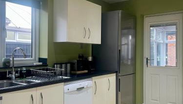 Two bedroom detached bungalow with conservatory - Foto 3