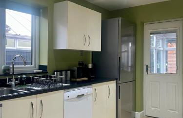 Two bedroom detached bungalow with conservatory - Foto 3