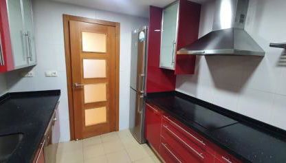 Gran piso cerca Centro Comercial y Playa - Foto 3