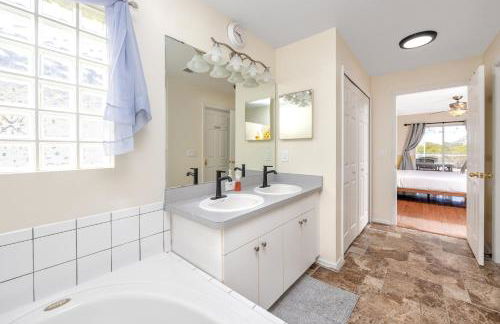 Blue Heron Lakeview Pool Home Close to Clearwater - Foto 14