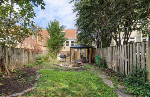 Beautiful 3BR 2BA Colonial House by CozySuites - Foto 20