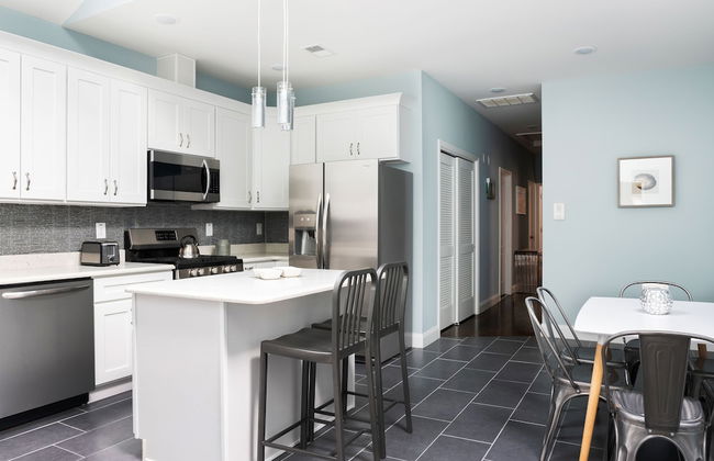 Giles Ave 6 Bedroom Gem - Foto 15