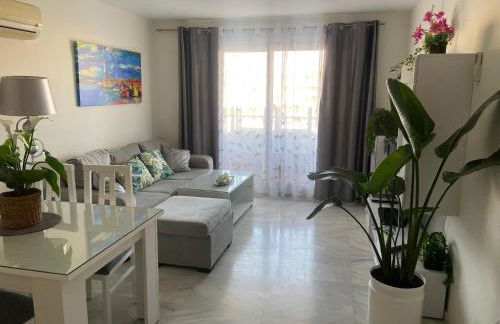 Moderno apto con vistas al puerto, aire acondicionado,wifi,piscina,fácil aparcamiento - Foto 9