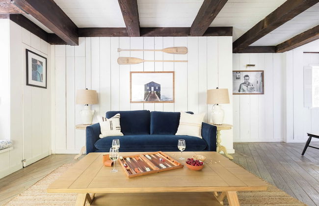 Everett by Avantstay 5mins to Palisades Tahoe! w/ HOT TUB - Photo 10