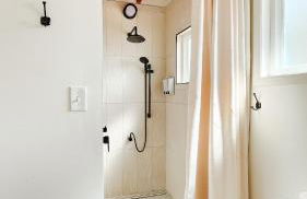 Hilltop Lakeview Hideaway- 2BR 2BATH with romantic sunsets - Foto 33