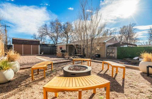 Carson Camp Gym Workstations & Fenced Yard - Foto 39