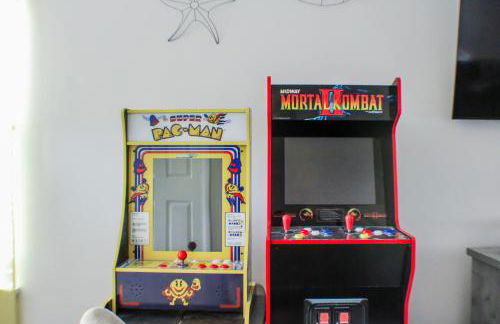 OceanView Oasis - Relax with Hot Tub, Breakfast, Fire Pit & Putting Green! - Foto 16