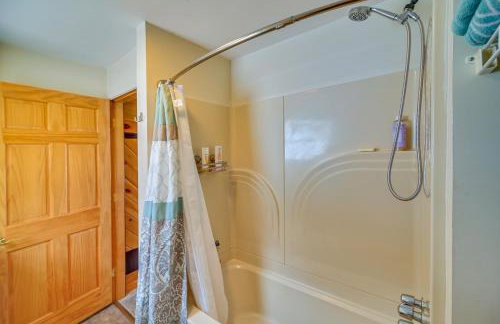 Lakeside Living in Wilton! Family Home with Views - Foto 10