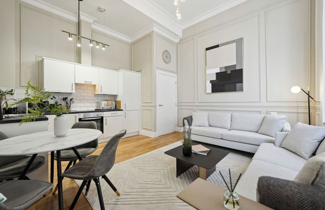 Blythswood Apartment 2 - Photo 14