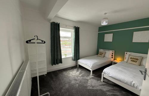 Duke's Retreat - 4 BR Sleeps 8 Ideal 4 Contractors - Foto 25