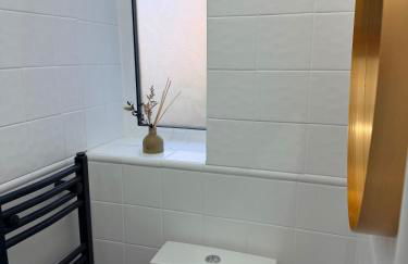 Modern Apartment - Free Parking - Close To Metro - Foto 18