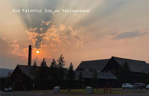 Brand NEW Cabin in the pines - Foto 6