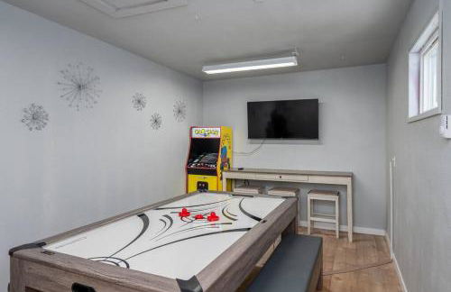 Edgewater Paradise HotTub Private Dock & Game Room - Foto 3