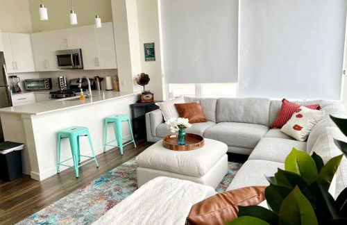 A Perfect Getaway in the Heart of the Action - Photo 8